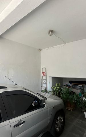 Casa à venda com 233m², 4 quartos e 2 vagas Casa à venda com 233m², 4 quartos e 2 vagasGaragem