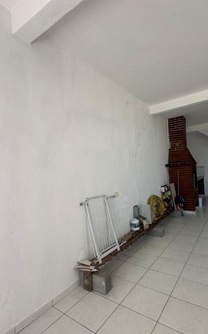 Casa à venda com 233m², 4 quartos e 2 vagas Casa à venda com 233m², 4 quartos e 2 vagasChurrasqueira