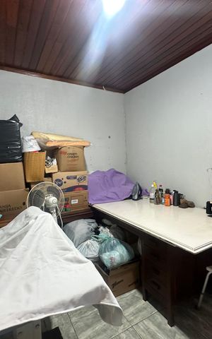 Casa à venda com 233m², 4 quartos e 2 vagas Casa à venda com 233m², 4 quartos e 2 vagasQuarto 1