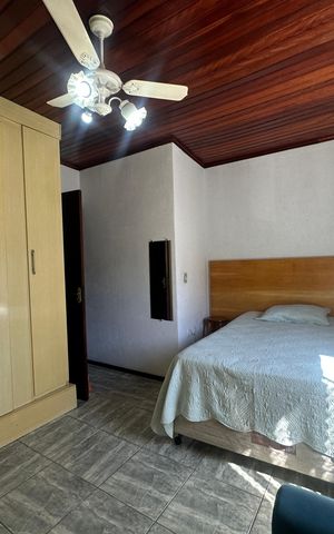 Casa à venda com 233m², 4 quartos e 2 vagas Casa à venda com 233m², 4 quartos e 2 vagasSuíte