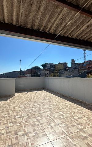Casa à venda com 233m², 4 quartos e 2 vagas Casa à venda com 233m², 4 quartos e 2 vagasTerraço