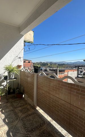 Casa à venda com 233m², 4 quartos e 2 vagas Casa à venda com 233m², 4 quartos e 2 vagasVaranda da Sala