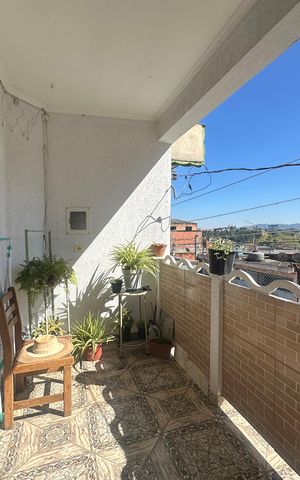 Casa à venda com 233m², 4 quartos e 2 vagas Casa à venda com 233m², 4 quartos e 2 vagasVaranda da Sala