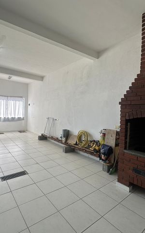 Casa à venda com 233m², 4 quartos e 2 vagas Casa à venda com 233m², 4 quartos e 2 vagasChurrasqueira