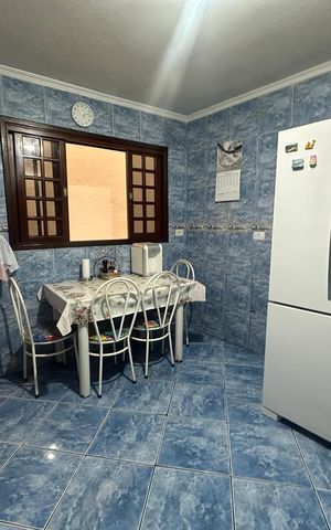 Casa à venda com 233m², 4 quartos e 2 vagas Casa à venda com 233m², 4 quartos e 2 vagasCozinha