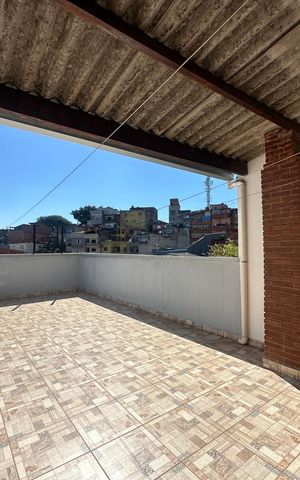 Casa à venda com 233m², 4 quartos e 2 vagas Casa à venda com 233m², 4 quartos e 2 vagasTerraço