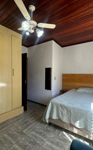 Casa à venda com 233m², 4 quartos e 2 vagas Casa à venda com 233m², 4 quartos e 2 vagasSuíte