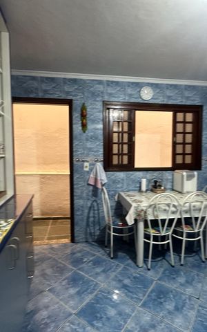 Casa à venda com 233m², 4 quartos e 2 vagas Casa à venda com 233m², 4 quartos e 2 vagasCozinha