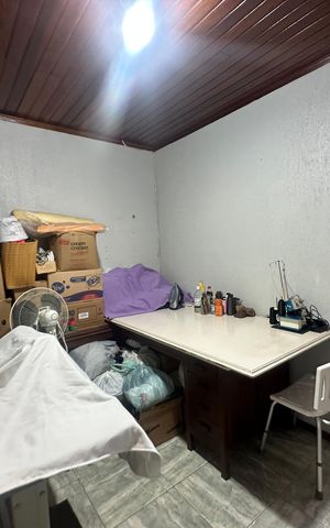 Casa à venda com 233m², 4 quartos e 2 vagas Casa à venda com 233m², 4 quartos e 2 vagasQuarto 1