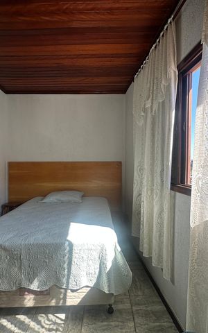 Casa à venda com 233m², 4 quartos e 2 vagas Casa à venda com 233m², 4 quartos e 2 vagasSuíte