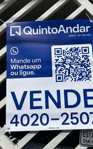 Casa à venda com 233m², 4 quartos e 2 vagas Casa à venda com 233m², 4 quartos e 2 vagasFachada