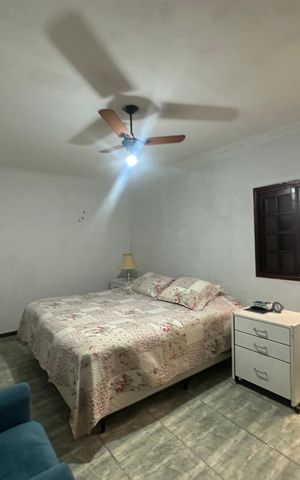Casa à venda com 233m², 4 quartos e 2 vagas Casa à venda com 233m², 4 quartos e 2 vagasQuarto 3