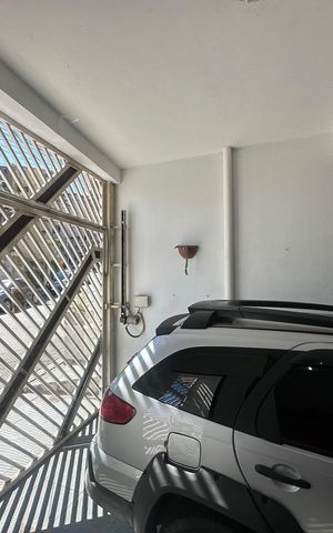 Casa à venda com 233m², 4 quartos e 2 vagas Casa à venda com 233m², 4 quartos e 2 vagasGaragem