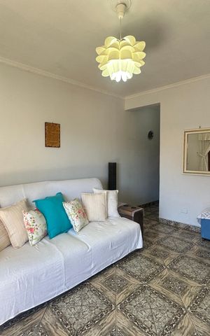 Casa à venda com 233m², 4 quartos e 2 vagas Casa à venda com 233m², 4 quartos e 2 vagasSala