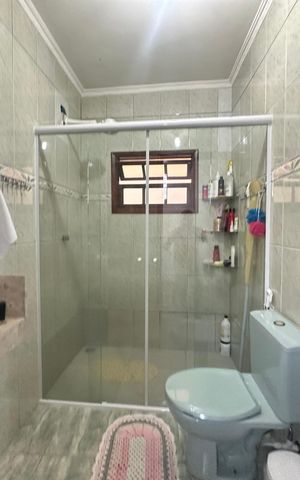 Casa à venda com 233m², 4 quartos e 2 vagas Casa à venda com 233m², 4 quartos e 2 vagasBanheiro Social