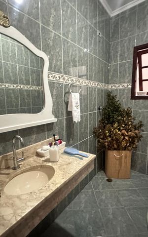 Casa à venda com 233m², 4 quartos e 2 vagas Casa à venda com 233m², 4 quartos e 2 vagasLavabo