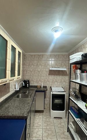 Casa à venda com 233m², 4 quartos e 2 vagas Casa à venda com 233m², 4 quartos e 2 vagasÁrea de Serviço