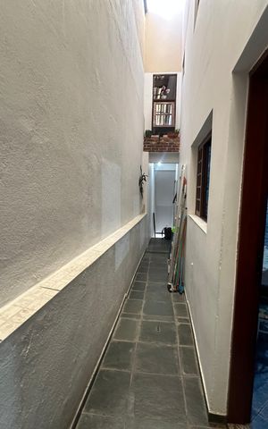 Casa à venda com 233m², 4 quartos e 2 vagas Casa à venda com 233m², 4 quartos e 2 vagasCorredor