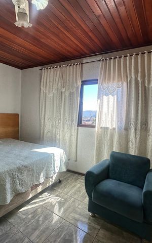Casa à venda com 233m², 4 quartos e 2 vagas Casa à venda com 233m², 4 quartos e 2 vagasSuíte