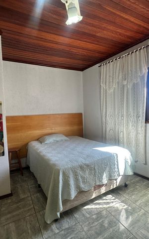 Casa à venda com 233m², 4 quartos e 2 vagas Casa à venda com 233m², 4 quartos e 2 vagasSuíte