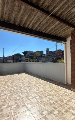 Casa à venda com 233m², 4 quartos e 2 vagas Casa à venda com 233m², 4 quartos e 2 vagasTerraço