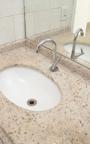 Apartamento para alugar com 107m², 3 quartos e 1 vaga Apartamento para alugar com 107m², 3 quartos e 1 vagaBanheiro da suíte