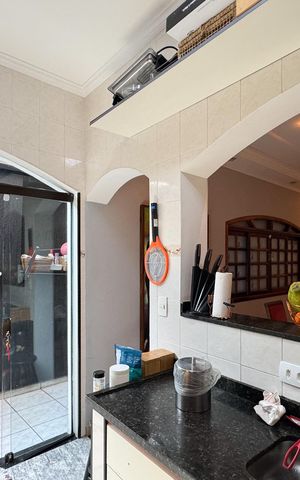 Casa à venda com 210m², 3 quartos e 2 vagas Casa à venda com 210m², 3 quartos e 2 vagasCozinha