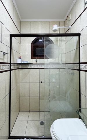 Casa à venda com 210m², 3 quartos e 2 vagas Casa à venda com 210m², 3 quartos e 2 vagasBanheiro Social 2
