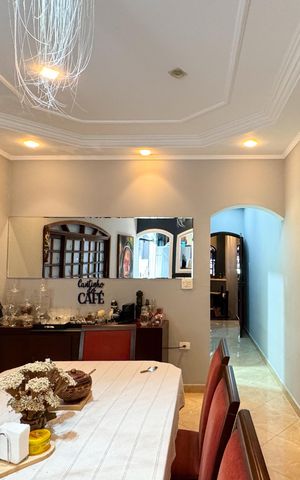 Casa à venda com 210m², 3 quartos e 2 vagas Casa à venda com 210m², 3 quartos e 2 vagasSala de Jantar