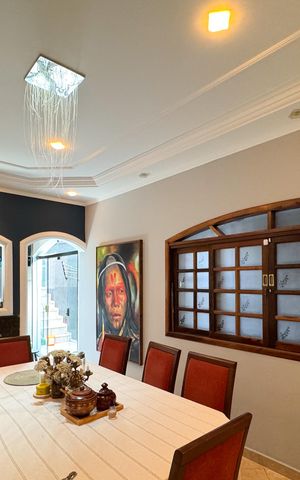 Casa à venda com 210m², 3 quartos e 2 vagas Casa à venda com 210m², 3 quartos e 2 vagasSala de Jantar