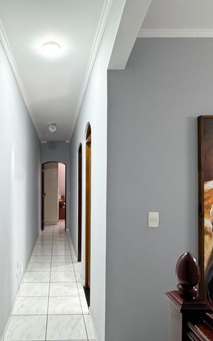 Casa à venda com 210m², 3 quartos e 2 vagas Casa à venda com 210m², 3 quartos e 2 vagasAcesso - Quartos