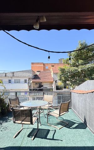 Casa à venda com 210m², 3 quartos e 2 vagas Casa à venda com 210m², 3 quartos e 2 vagasSacada