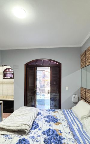 Casa à venda com 210m², 3 quartos e 2 vagas Casa à venda com 210m², 3 quartos e 2 vagasSuíte