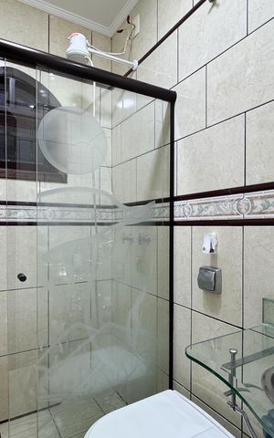 Casa à venda com 210m², 3 quartos e 2 vagas Casa à venda com 210m², 3 quartos e 2 vagasBanheiro Social 2