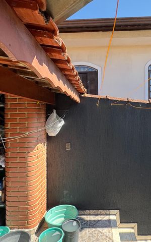 Casa à venda com 210m², 3 quartos e 2 vagas Casa à venda com 210m², 3 quartos e 2 vagasÁrea de Serviço