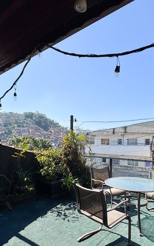 Casa à venda com 210m², 3 quartos e 2 vagas Casa à venda com 210m², 3 quartos e 2 vagasSacada