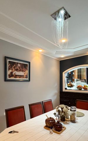 Casa à venda com 210m², 3 quartos e 2 vagas Casa à venda com 210m², 3 quartos e 2 vagasSala de Jantar