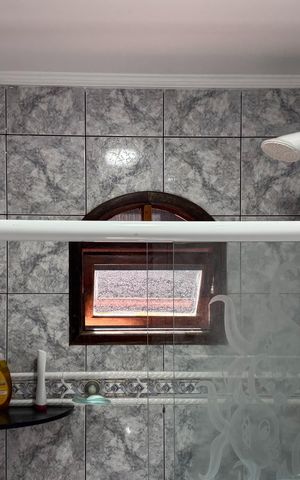 Casa à venda com 210m², 3 quartos e 2 vagas Casa à venda com 210m², 3 quartos e 2 vagasBanheiro Social