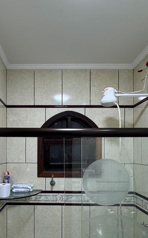 Casa à venda com 210m², 3 quartos e 2 vagas Casa à venda com 210m², 3 quartos e 2 vagasBanheiro Social 2