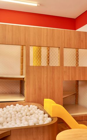 Apartamento à venda com 110m², 3 quartos e 3 vagas Apartamento à venda com 110m², 3 quartos e 3 vagasÁrea Comum - Brinquedoteca