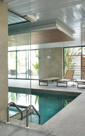 Apartamento à venda com 110m², 3 quartos e 3 vagas Apartamento à venda com 110m², 3 quartos e 3 vagasÁrea comum - Piscina