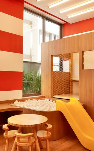 Apartamento à venda com 110m², 3 quartos e 3 vagas Apartamento à venda com 110m², 3 quartos e 3 vagasÁrea Comum - Brinquedoteca