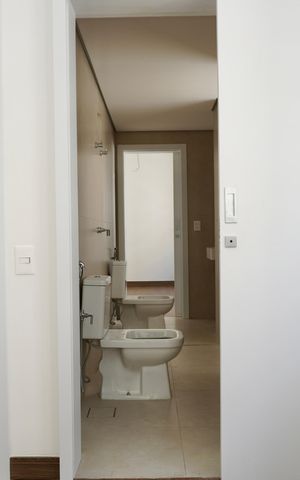 Apartamento à venda com 110m², 3 quartos e 3 vagas Apartamento à venda com 110m², 3 quartos e 3 vagasSuíte 1 - Banheiro