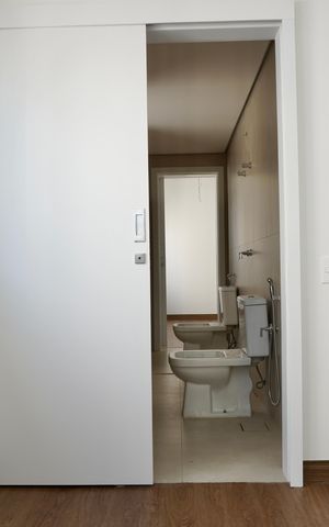 Apartamento à venda com 110m², 3 quartos e 3 vagas Apartamento à venda com 110m², 3 quartos e 3 vagasSuíte 2 - Banheiro