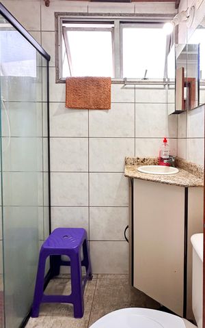 Apartamento à venda com 57m², 2 quartos e 1 vaga Apartamento à venda com 57m², 2 quartos e 1 vagaBanheiro Social