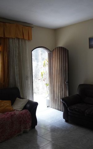 Casa de condomínio à venda com 250m², 5 quartos e 5 vagasSala