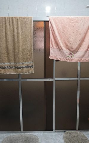 Casa de condomínio à venda com 250m², 5 quartos e 5 vagasBanheiro social