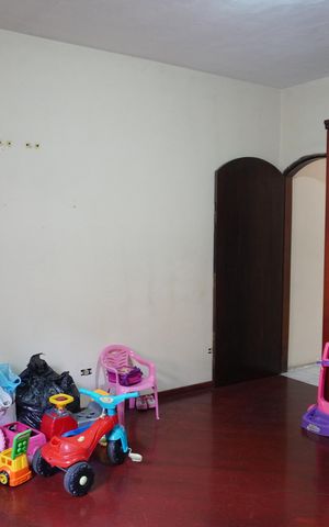 Casa de condomínio à venda com 250m², 5 quartos e 5 vagasQuarto 2