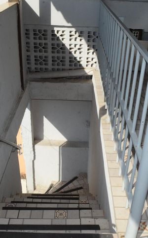 Casa para alugar com 100m², 2 quartos e 1 vagaEscada