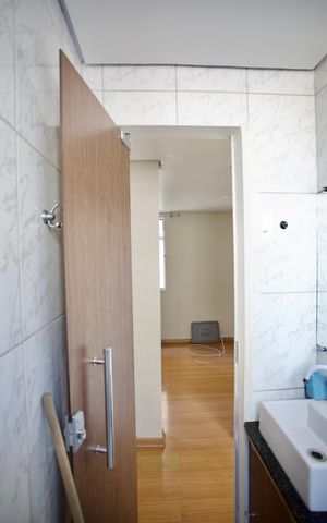 Apartamento à venda com 42m², 2 quartos e 1 vaga Apartamento à venda com 42m², 2 quartos e 1 vagaBanheiro Social